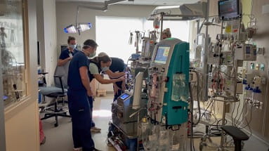 Image of MUSC Neonatology Fellows in Clinical Environment