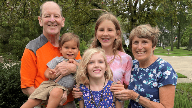 Bob and Kathy Richards with their grandchildren